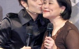 李乃文黄曼全家福照片，李乃文老婆黄曼个人资料：李乃文黄曼那年结婚的